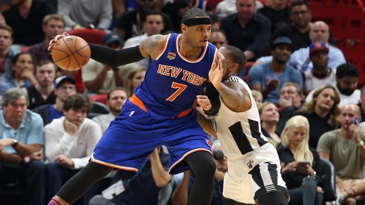 Miami Heat guard Rodney McGruder defends against Knicks' forward Carmelo Anthony in the second quarter of the Miami Heat and New York Knicks game at AmericanAirlines Arena in Miami on Tues., Dec. 6, 2016.