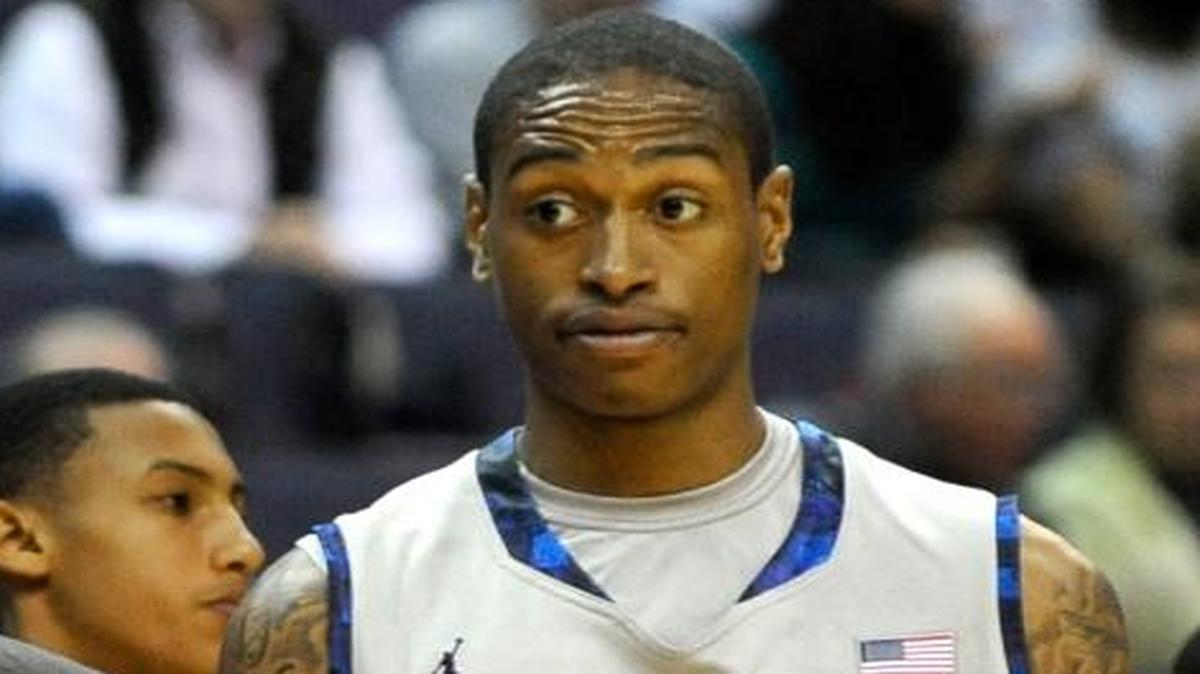 
Georgetown coach John Thompson III talks with his forward Greg Whittington during a game against Duquesne, Sunday, Nov. 11, 2012, in Washington. 
