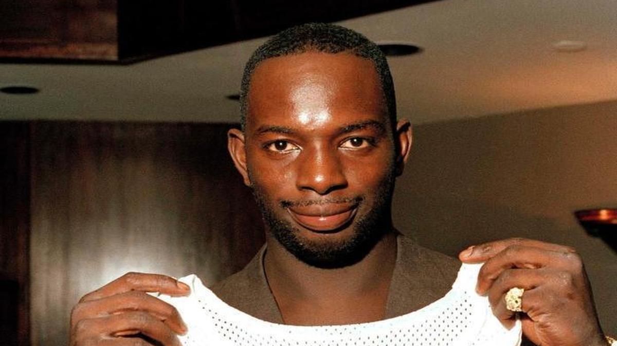 Dwayne ‘Pearl’ Washington was the top pick of the New Jersey Nets in 1986. He later played for the Miami Heat in its inaugural season in 1988. He died Wednesday of cancer.