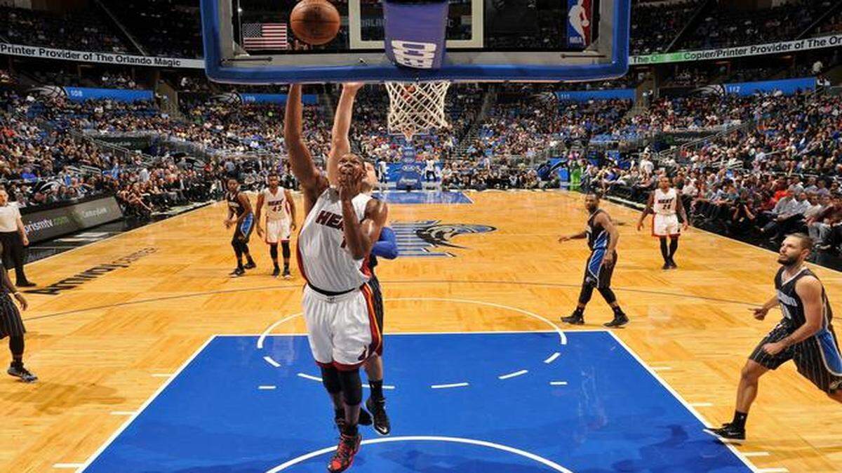 
Chris Bosh puts up a shot Saturday en route to a season-high 32 points to go with 10 rebounds. 
