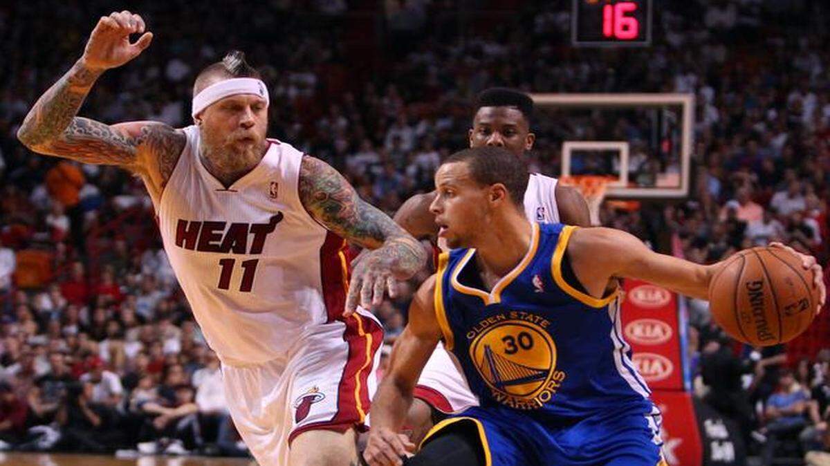 
Warriors guard Stephen Curry will pose a challenge to Chris Andersen and the Heat when they meet next Wednesday, Jan. 14, 2015.
