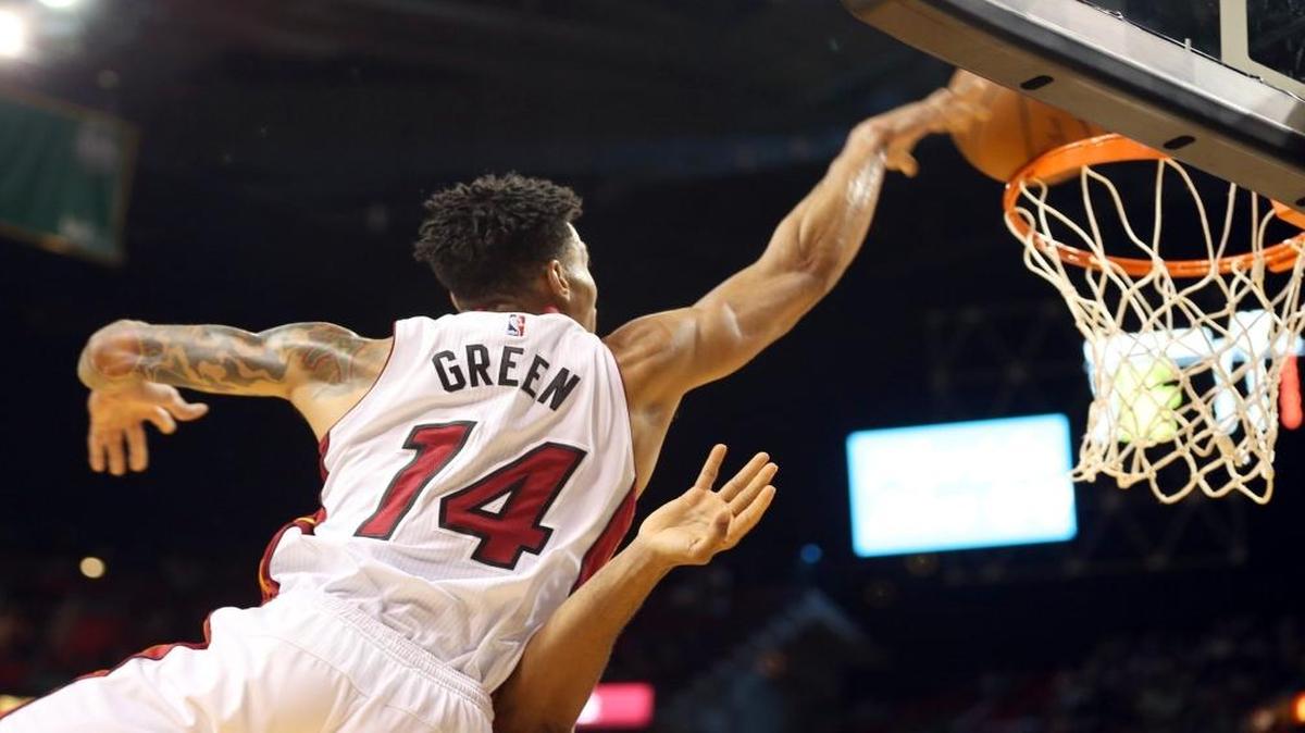 Gerald Green goes up for a dunk in the first quarter of the Miami Heat’s preseason game against the Washington Wizards at AmericanAirlines Arena in Miami on Wednesday, October 21, 2015.