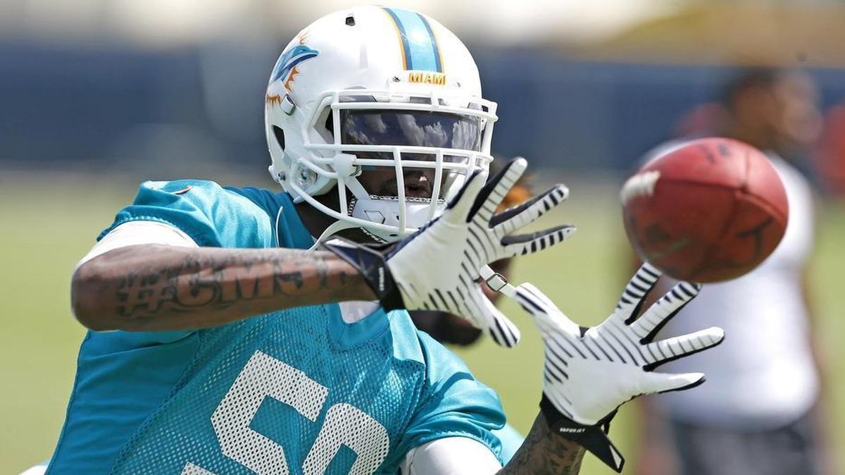 
Dolphins linebacker Chris McCain, who admits he struggled in 2014 during his rookie season, says a pep talk from defensive end Cam Wake helped to restore his confidence.
