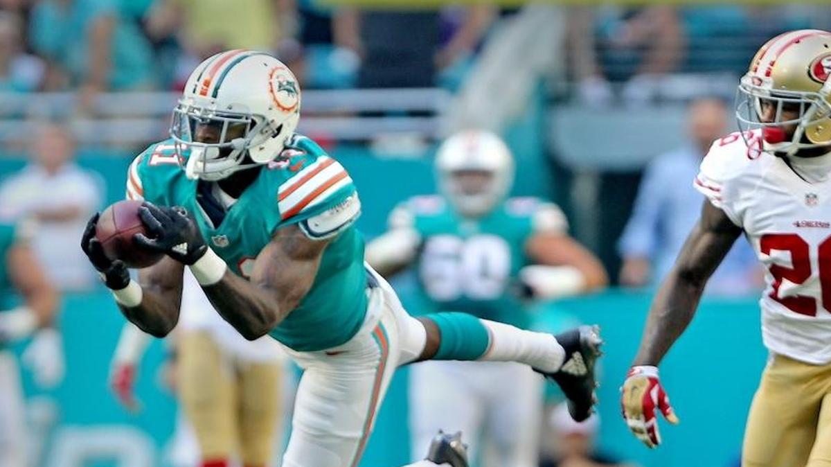DeVante Parker will play Sunday against the Ravens.