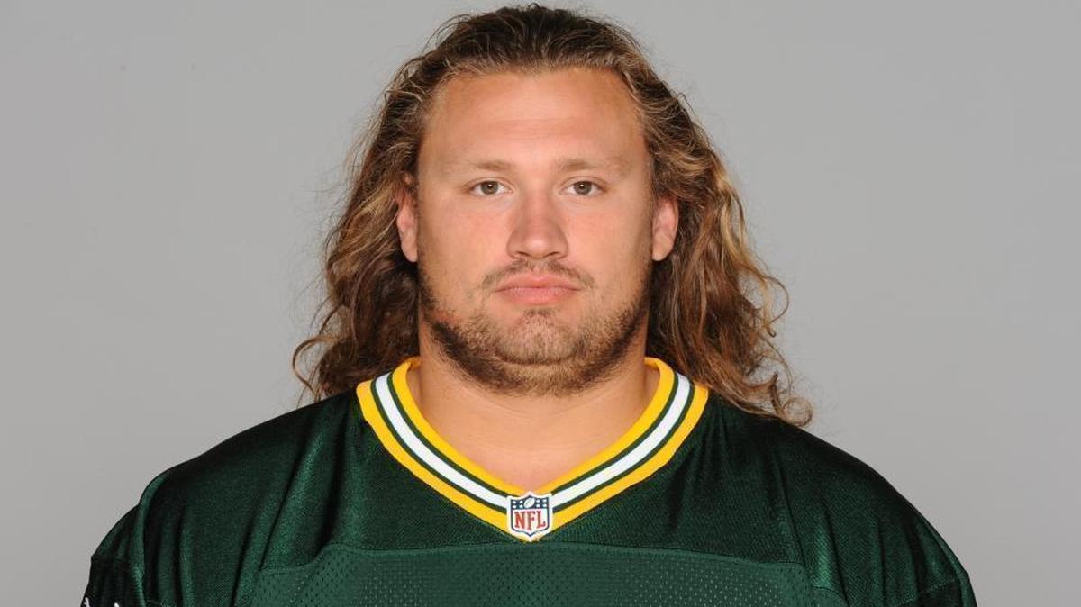 Josh Sitton is signing a two-year contract to join the Miami Dolphins.