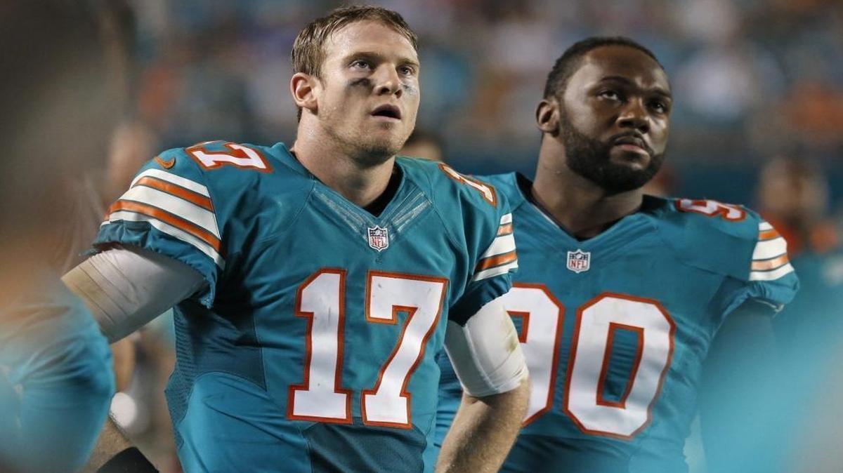 Earl Mitchell, right, is on track to return from injured reserve this week.