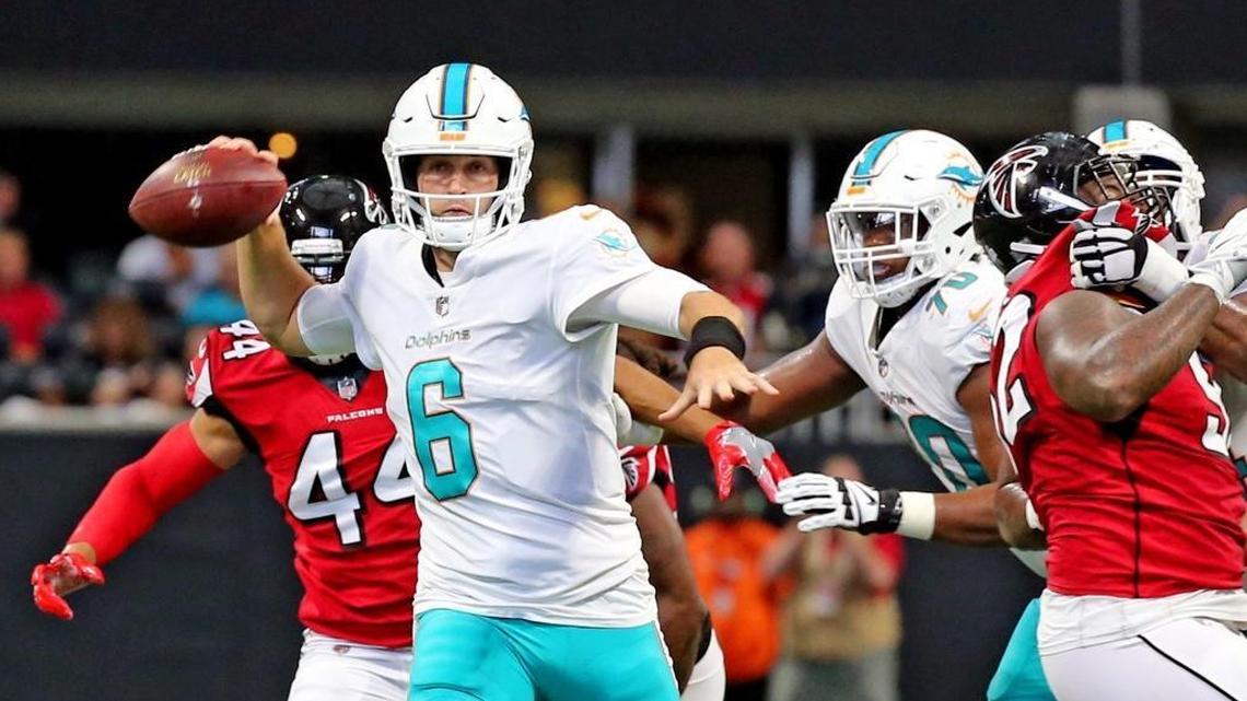 Jay Cutler wants to play against the Raiders. Will the Dolphins — and his ribs — let him?