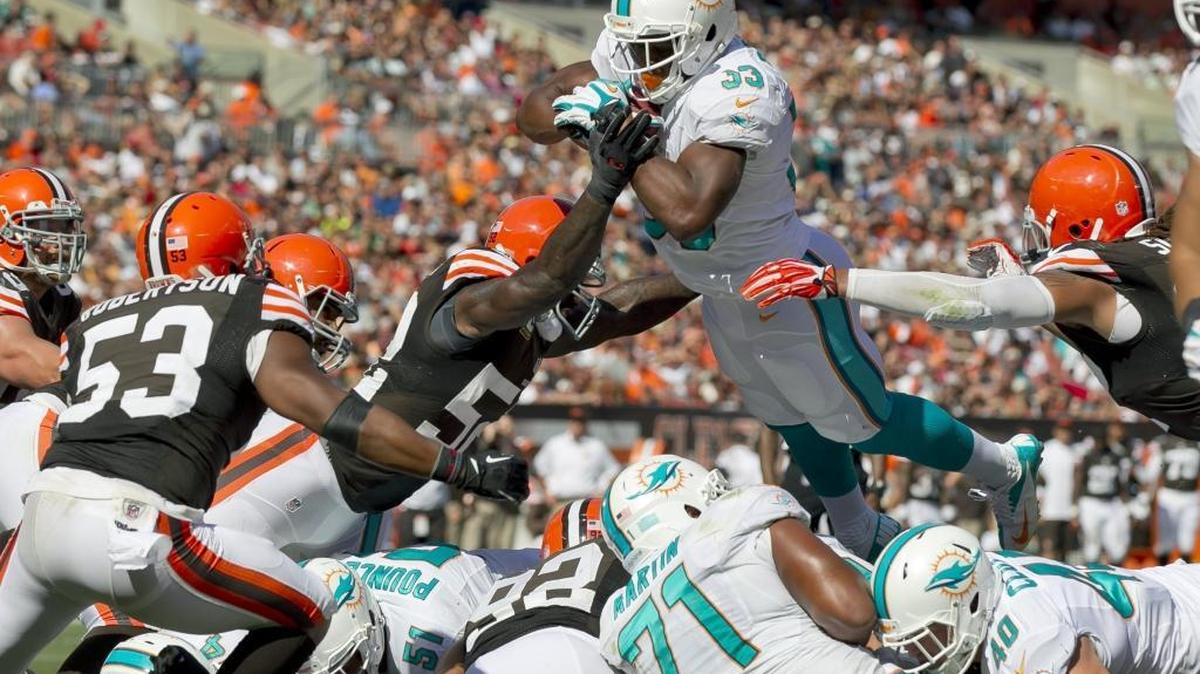Daniel Thomas will be back in aqua. He re-signed with the Dolphins on Thursday.