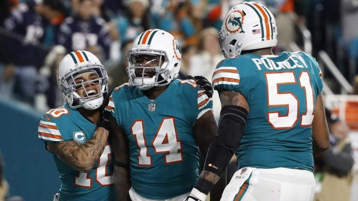 Jarvis Landry, center, is a Pro Bowler for the third time.
