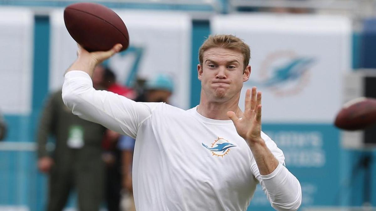 
Miami Dolphins quarterback Ryan Tannehill warms up before a game against the Buffalo Bills at Sun Life Stadium in Miami Gardens on Sunday, Sept. 27, 2015.
