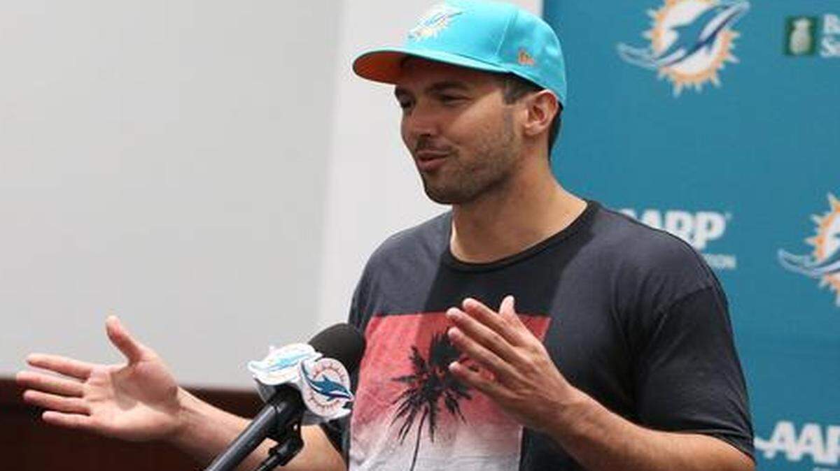 
“There’s no cause for concern on my end about this, and the Dolphins feel the same,” new Dolphin Jordan Cameron said of his history of concussions.
