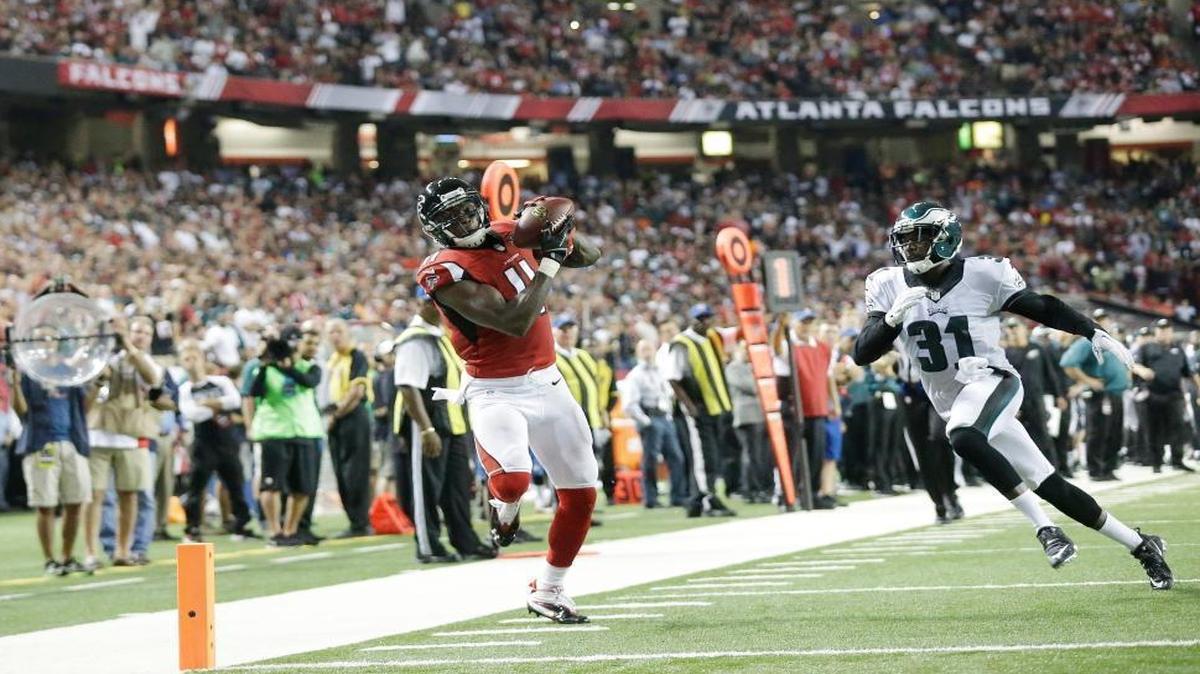 Byron Maxwell, right, will be traded to the Dolphins on Wednesday.