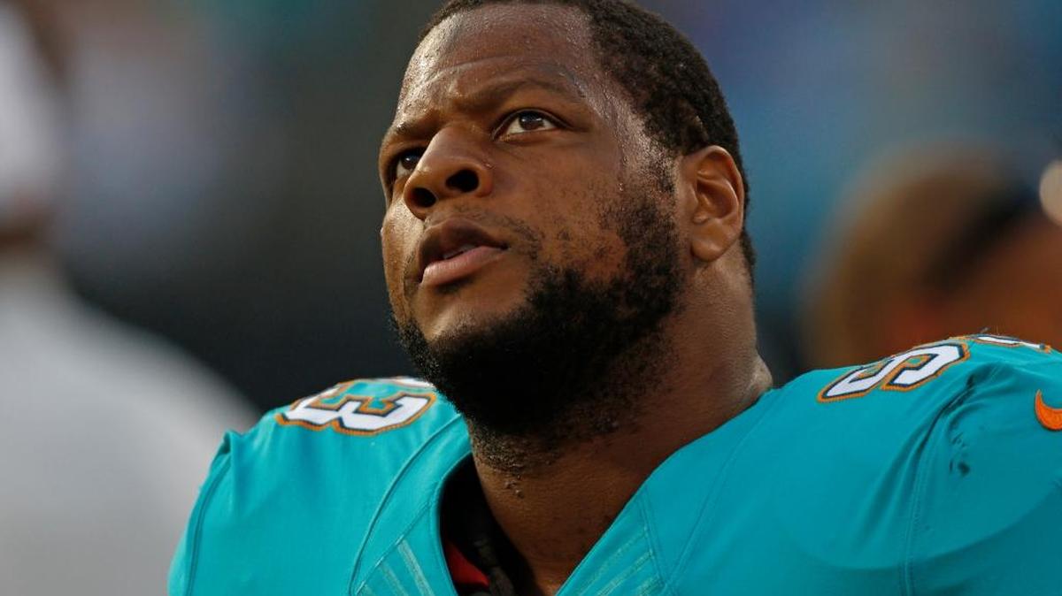 
“I’m a humble, hard-working kid from Portland, Oregon,” new Dolphins defensive tackle Ndamukong Suh says. 
