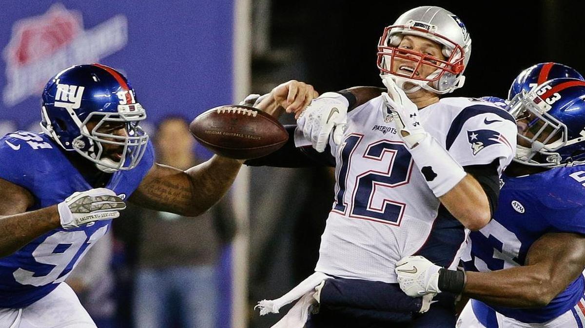 Robert Ayers, left, is set to visit the Dolphins in the coming days.