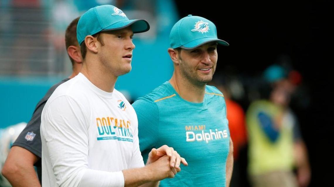 Ryan Tannehill, left, gave way to Jay Cutler after getting hurt in early 2017. Tannehill is the Dolphins’ projected starter in 2018.
