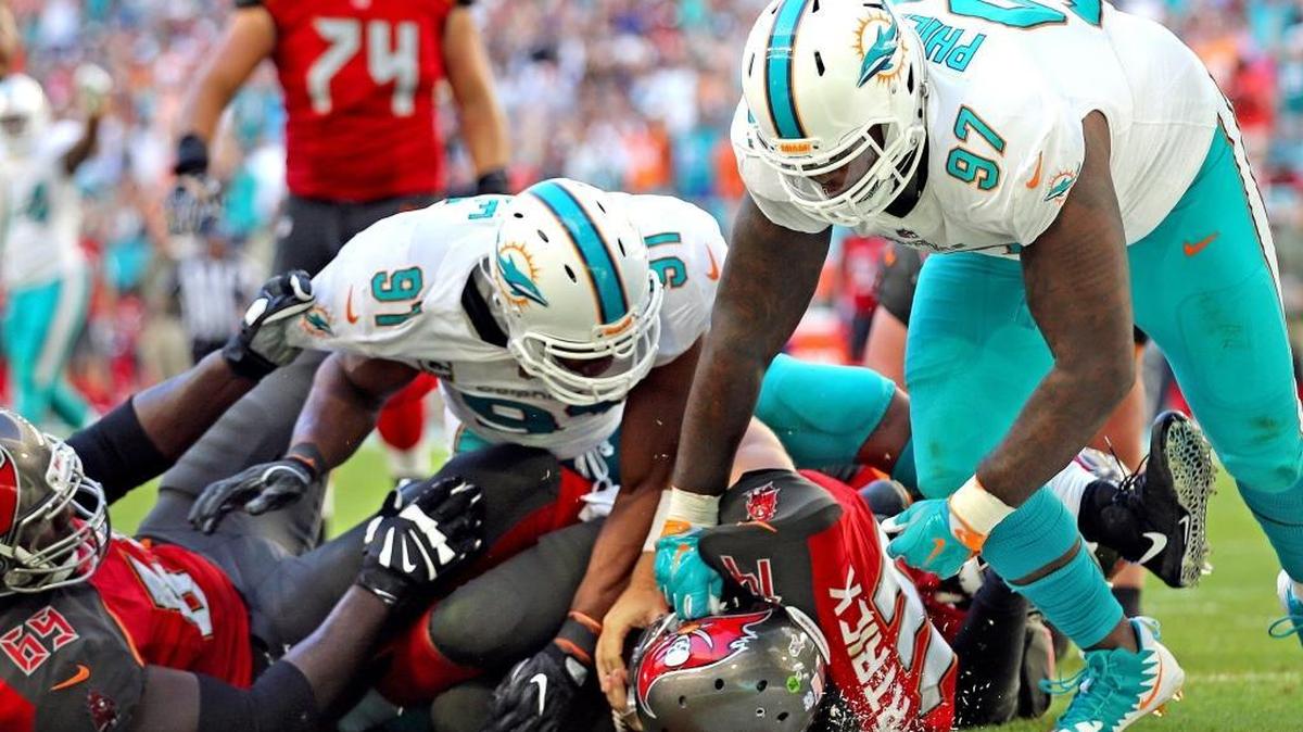 The Dolphins’ defense was excellent the second half — until it wasn’t.