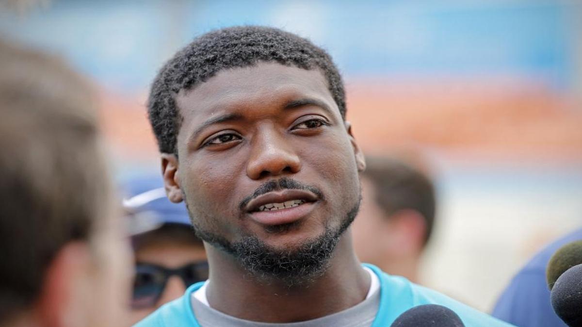 Dolphins corner Byron Maxwell is fighting his taunting fine.