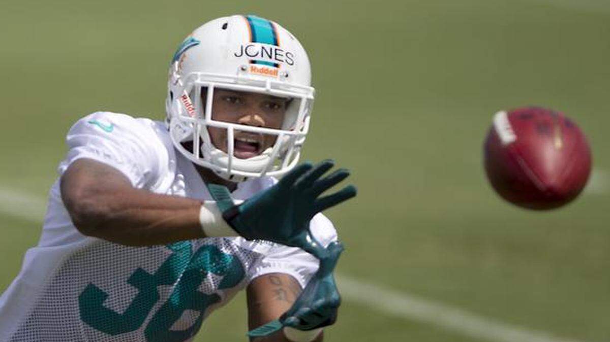 
The Dolphins have re-signed cornerback Don Jones, shown at practice May 3, 2013. Jones was waived by the Patriots.
