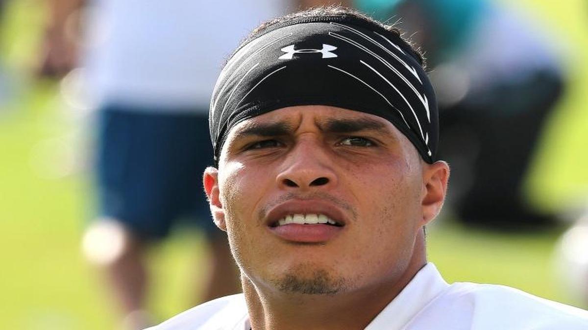 Kenny Stills (back) will not play against the Titans.