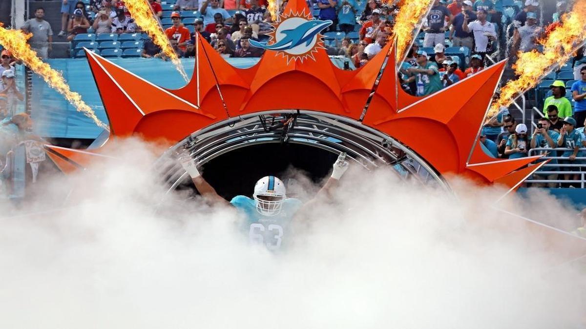 Miami Dolphins Dallas Thomas is introduced as they prepare to play the New England Patriots at Sun Life Stadium in Miami Gardens, Florida, January 3, 2016.