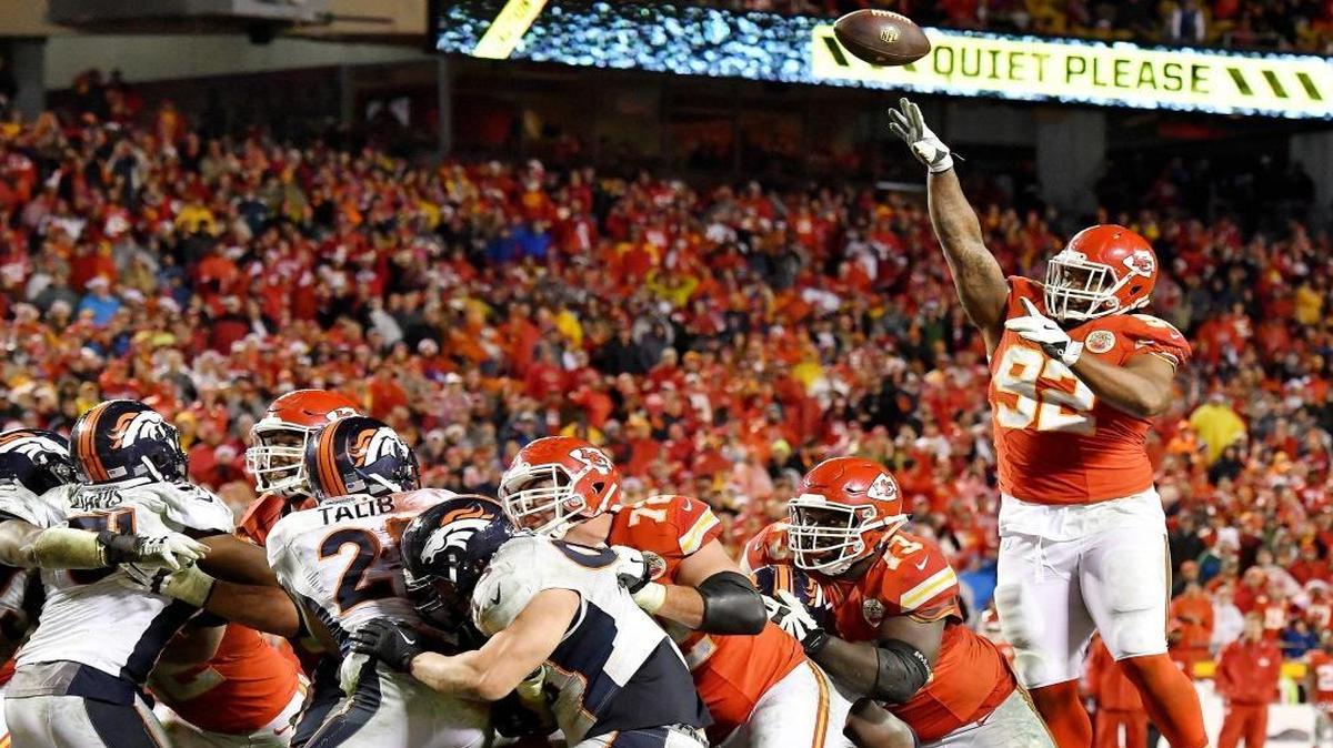 Should the Dolphins jump at the chance at signing Dontari Poe?