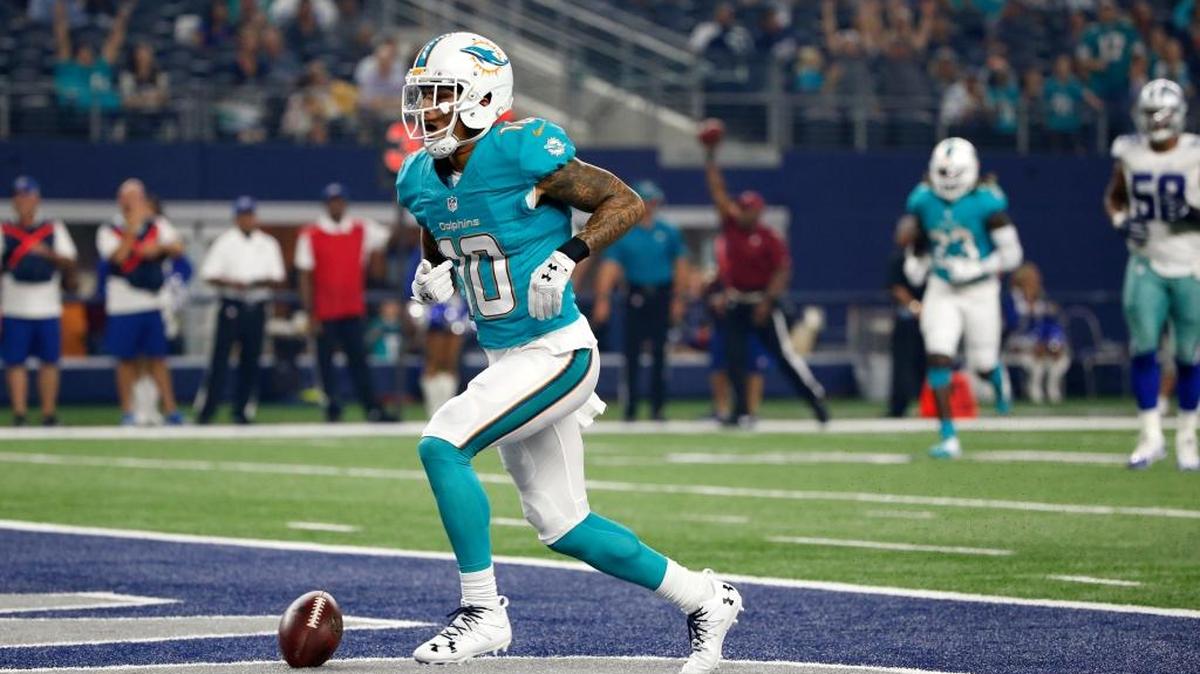 Miami’s Kenny Stills celebrates one of his two touchdown catches against the Dallas Cowboys.