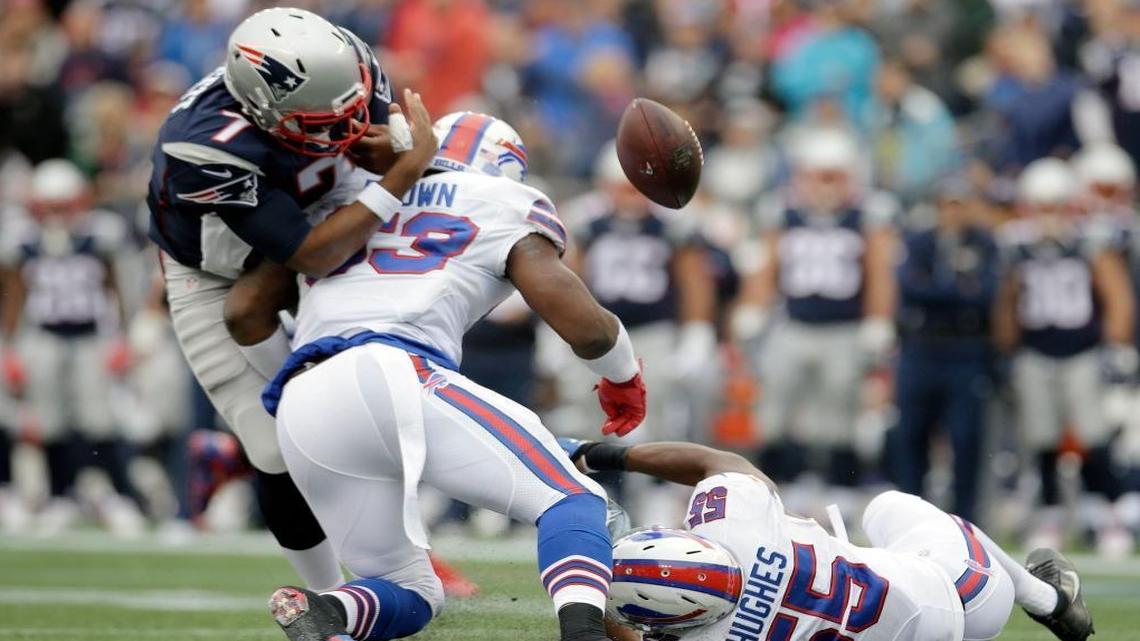 Free agent linebacker Zach Brown changed agents Monday night.