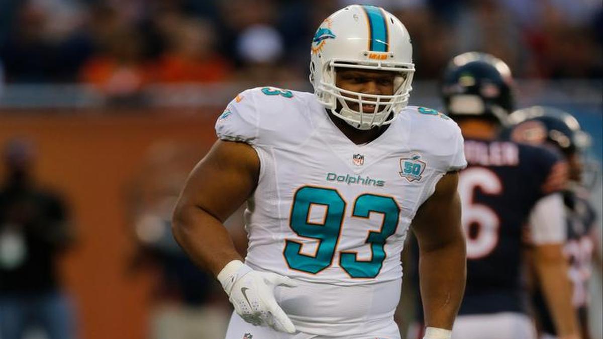 
Miami Dolphins defensive tackle Ndamukong Suh (93) during the first half of an NFL preseason football game against the Chicago Bears in Chicago, Thursday, Aug. 13, 2015. 
