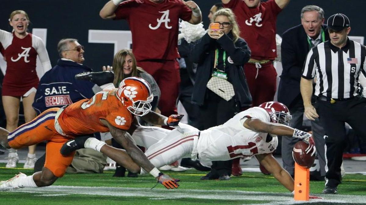 Kenyan Drake becomes the final Dolphin under contract.