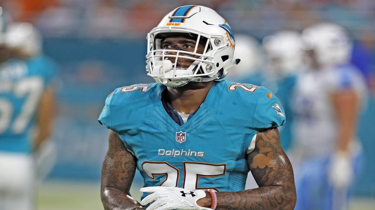 Miami Dolphins cornerback Xavien Howard, a Houston native, walks off the field in the second quarter as the Miami Dolphins host the Tennessee Titans at Hard Rock Stadium on Thursday, September 1, 2016.