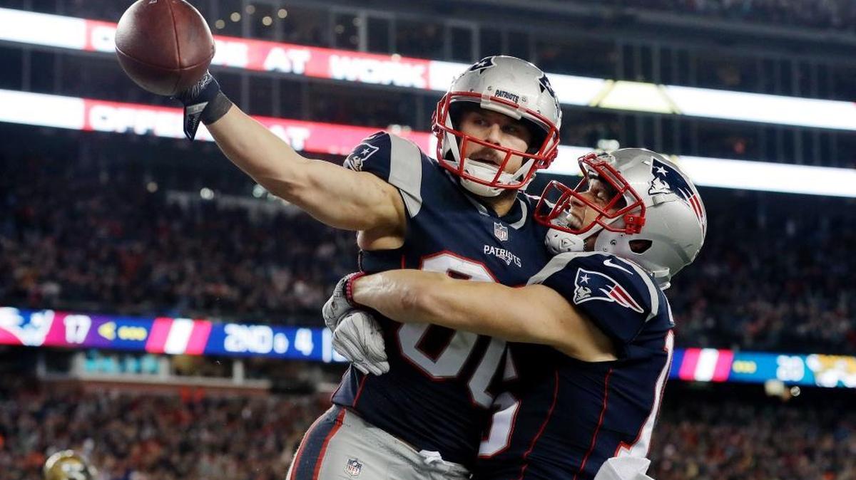 Patriots receiver Danny Amendola, left, is one of several new leaders on a Dolphins roster bereft of them in 2017.