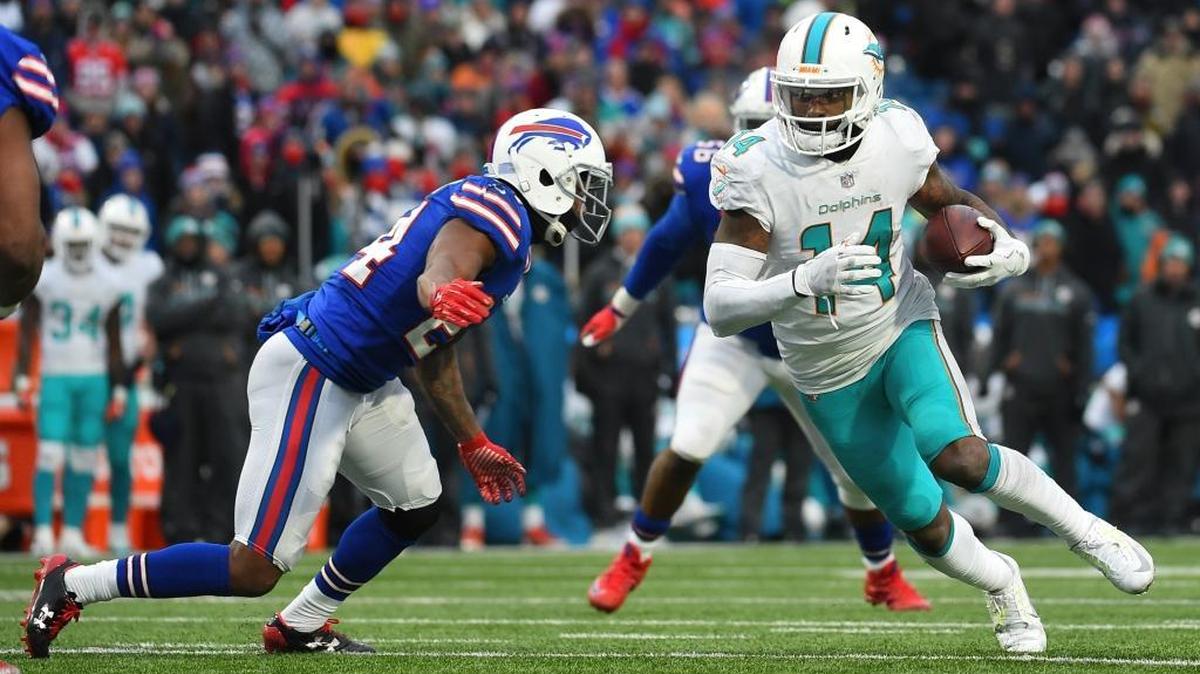 Jarvis Landry runs the ball Sunday, Dec. 17, 2017, against the Buffalo Bills in New York after one of his 98 catches this year.