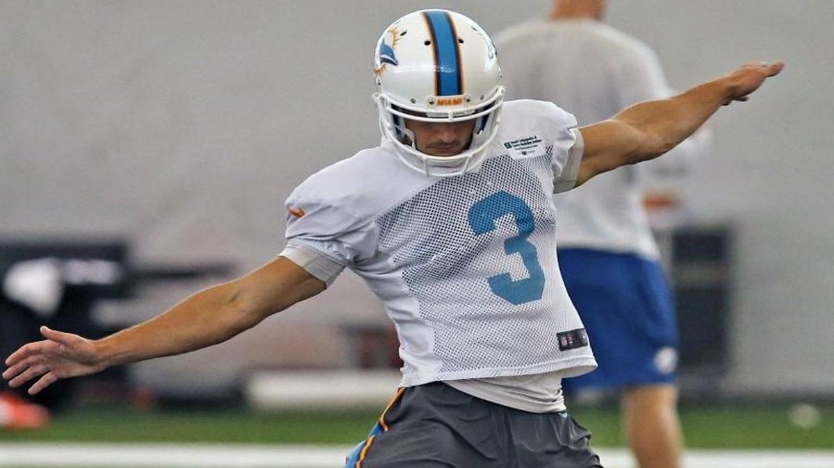 Twenty-seven-yard field goals are usually a gimme for Andrew Franks. Not in Week 1.