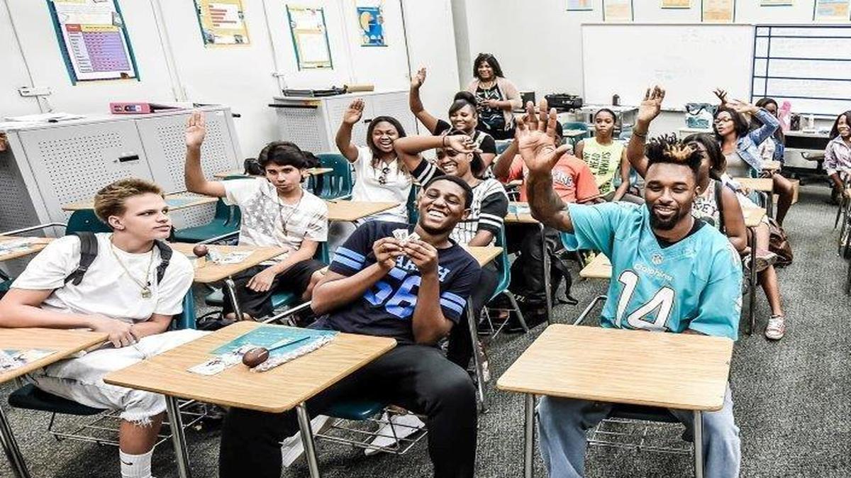
Miami Dolphins wide receiver Jarvis Landry, who grew up poor, stressed the importance of savings to Nova High School students on Tuesday.

