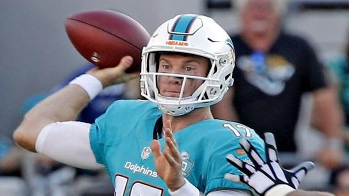 
Although Dolphins quarterback Ryan Tannehill’s statistics through the first two games of the season are good, the passing game has been inconsistent because of dropped passes, missed open receivers and poor pass protection.
