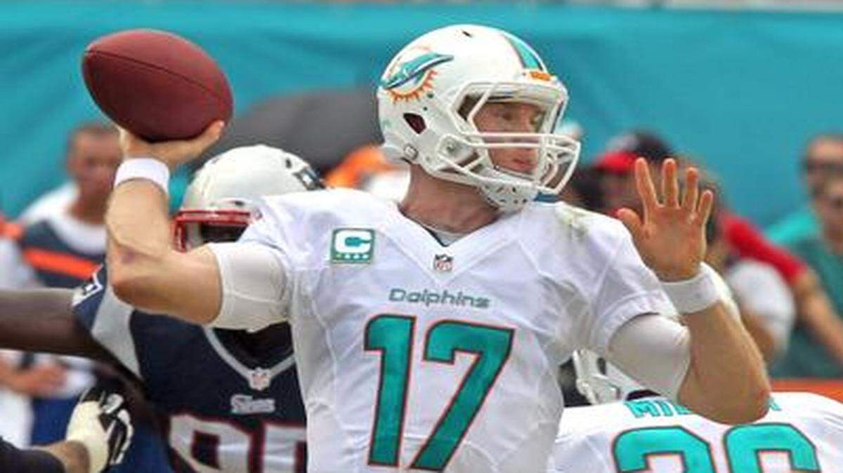 
Miami Dolphins quarterback Ryan Tannehill in the fourth quarter as they play the New England Patriots at Sun Life Stadium in Miami Gardens on September 7, 2014.
