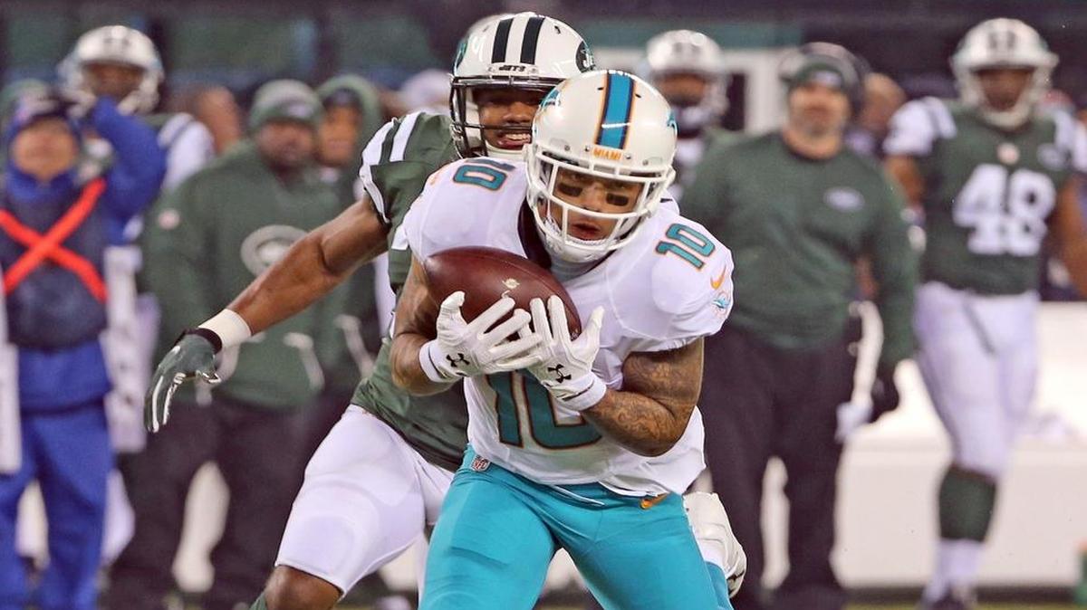 Coach Adam Gase loves the big-play potential of receiver Kenny Stills. Stills could be one of the Dolphins players in line for a sizable contract bump in the offseason.