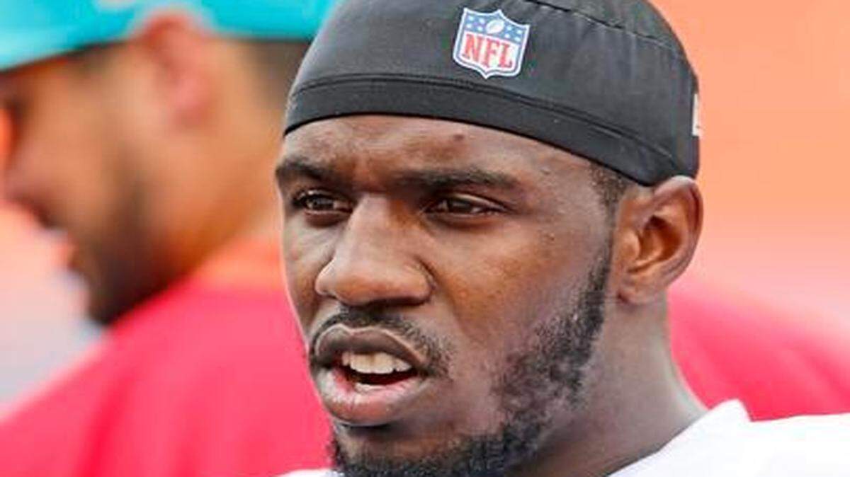 
Former Hurricane Lamar Miller had a career year in 2014 — rushing for 1,099 yards and eight touchdowns as the Miami Dolphins’ featured back.

