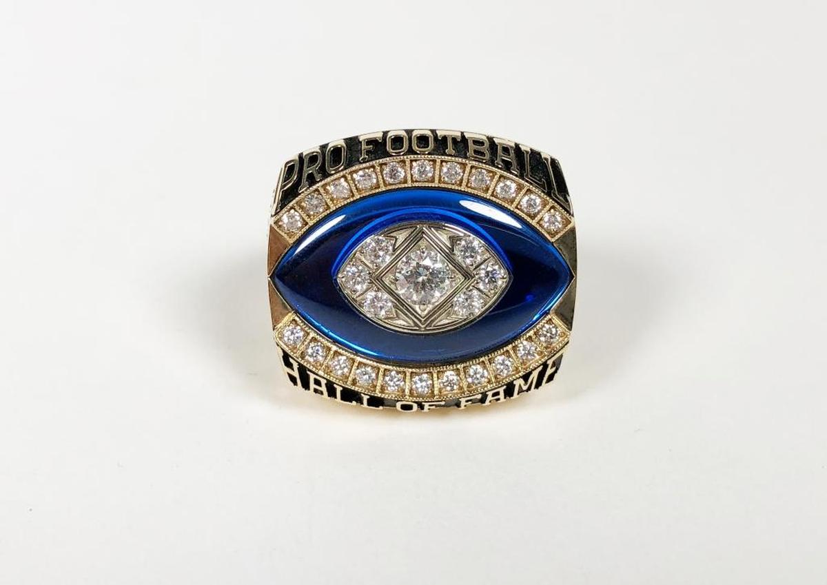 Jason Taylor’s Hall of Fame ring.