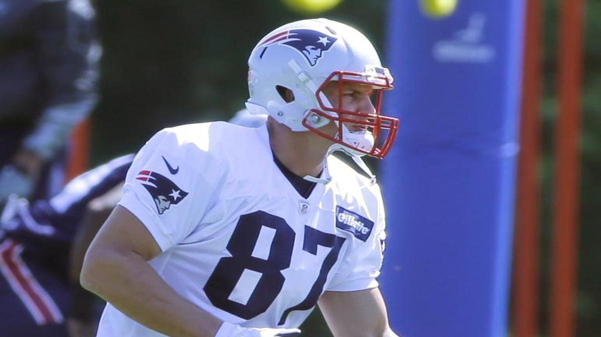 New England Patriots tight end Rob Gronkowski (87) stretches during football team practice, Wednesday, Sept. 14, 2016, in Foxborough, Mass.