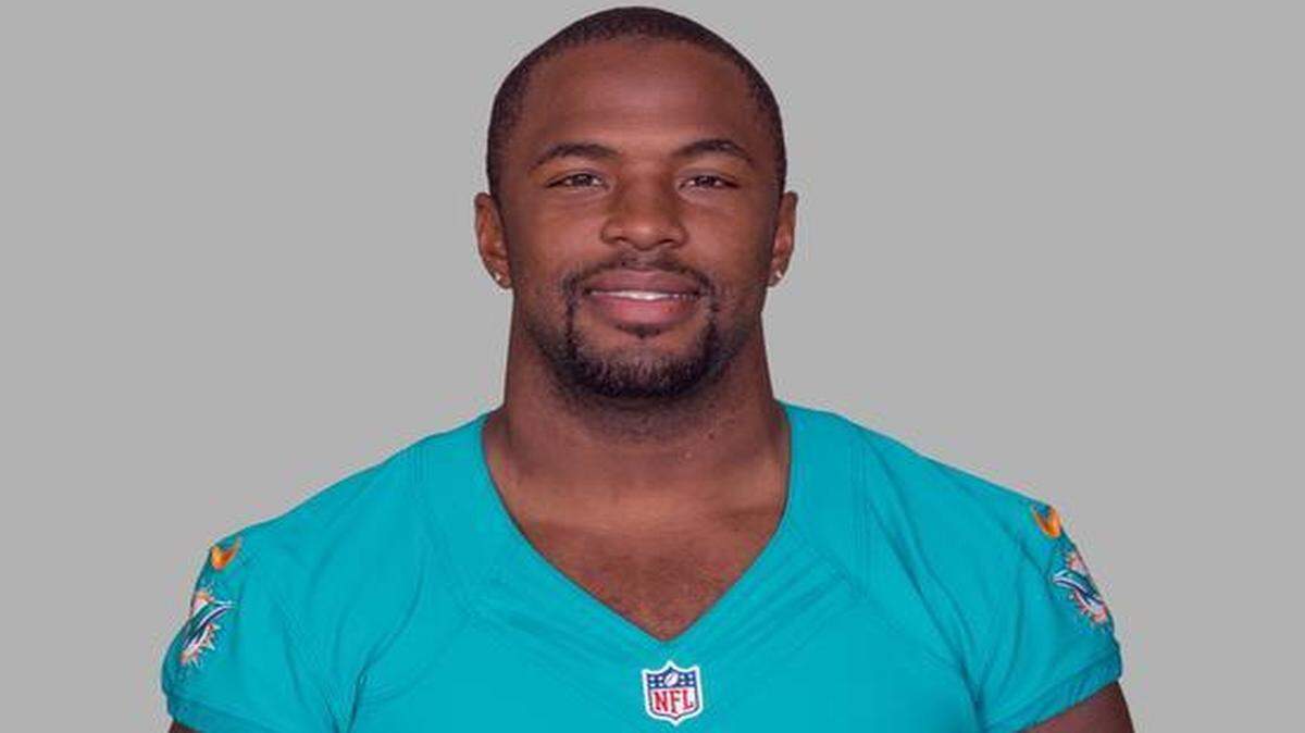 
“Academics are something very important to my family,” Dolphins linebacker Jelani Jenkins said about returning to UF to earn his degree.
