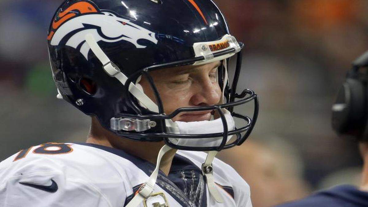 
Denver Broncos quarterback Peyton Manning shows his dismay during Sunday’s loss to the St. Louis Rams. 
