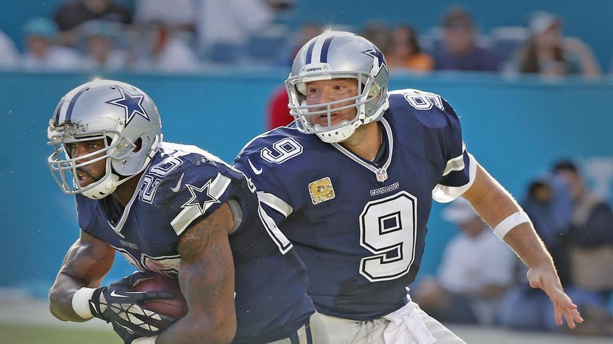 Miami Dolphins struggle with the combination of Dallas Cowboys quarterback Tony Romo and running back Darren McFadden in the fourth quarter at Sun Life Stadium in Miami Gardens, Florida, November 22, 2015.