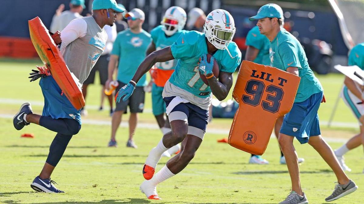 Miami Dolphins receiver DeVante Parker (11) during training camp last week. Parker is “week to week” with a broken right middle finger.