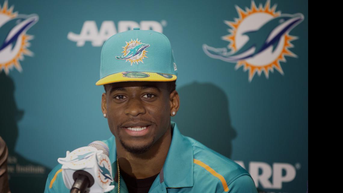 
Dolphins top pick DeVante Parker has agreed to a four-year deal worth roughly $10.9 million, with a signing bonus just north of $6 million.
