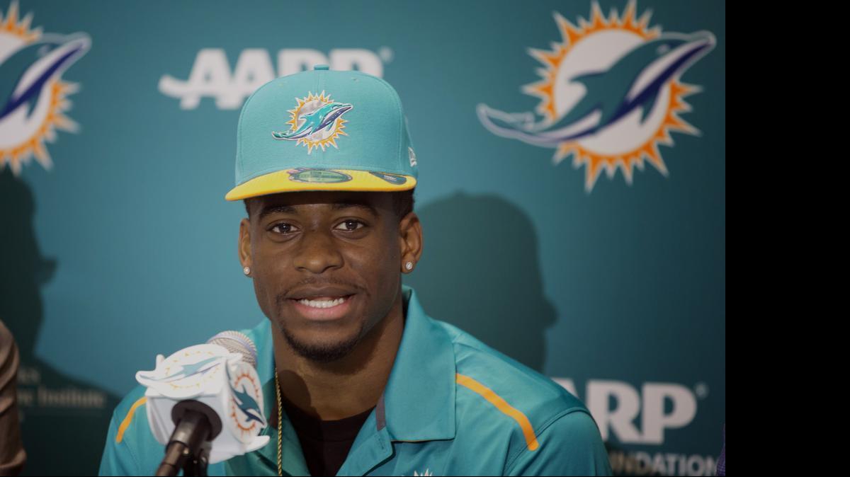 
Dolphins top pick DeVante Parker has agreed to a four-year deal worth roughly $10.9 million, with a signing bonus just north of $6 million.
