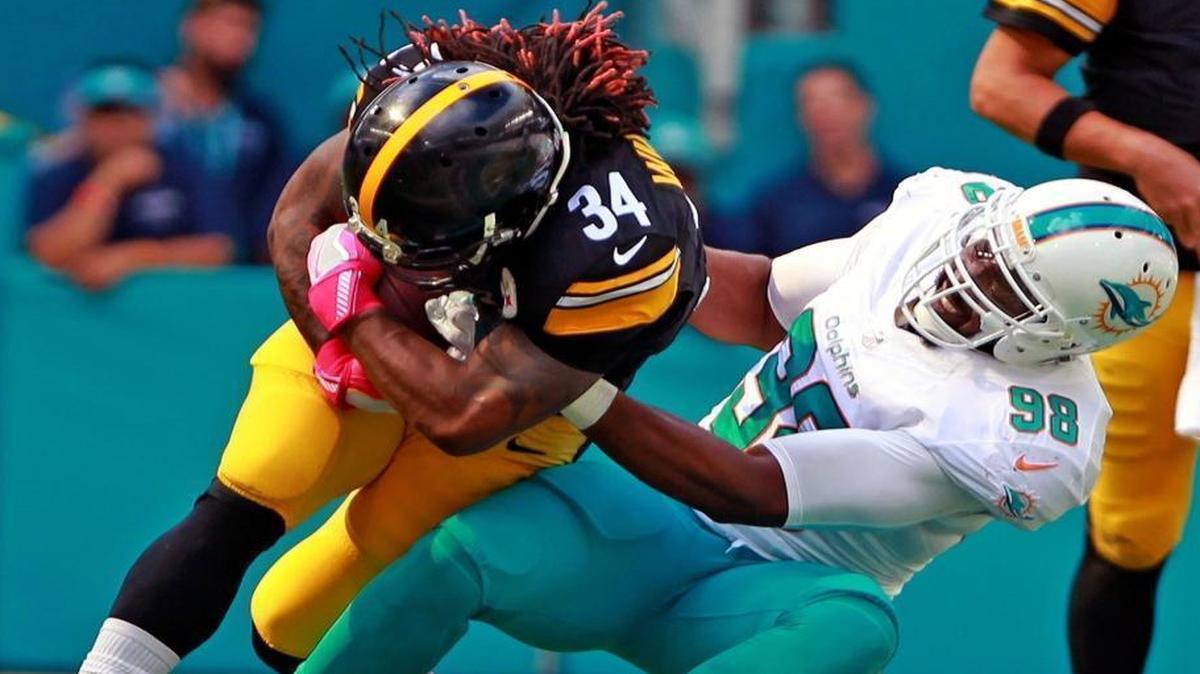 The NFL on Monday suspended Dolphins backup defensive end Jason Jones for violating the league’s substance abuse policy. According to a league source, the league suspended Jones because of an offseason incident in which he operated a vehicle while intoxicated.