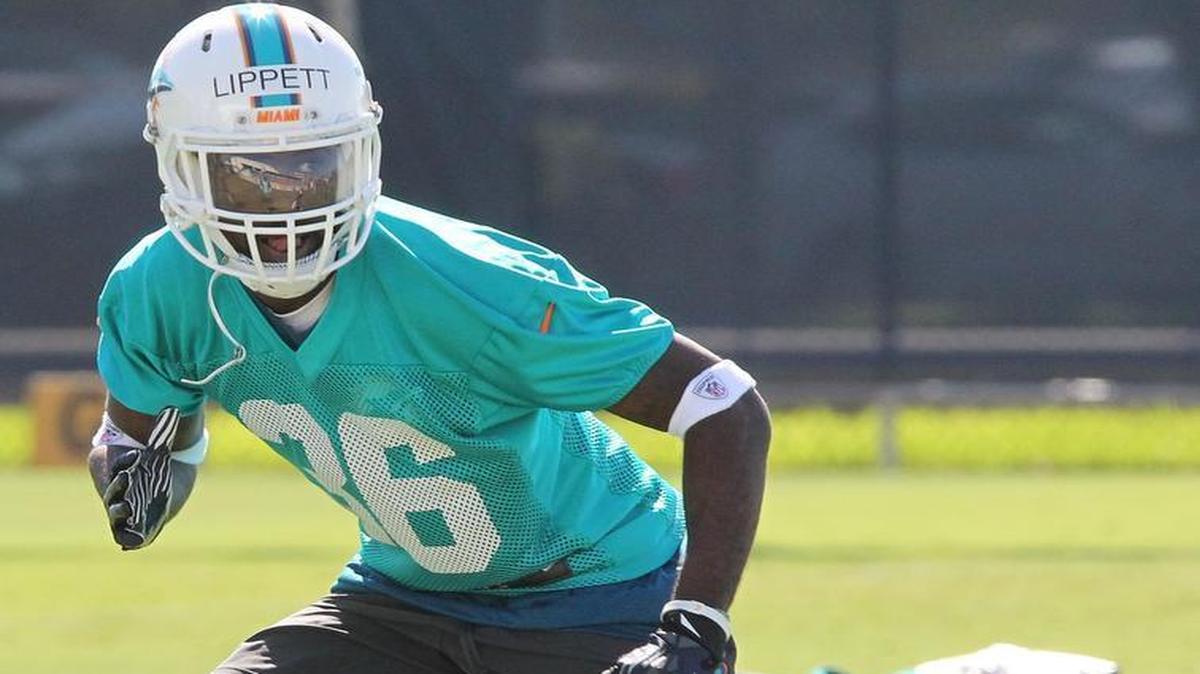 
Cornerback Tony Lippett, a fifth-round pick last week, participates in drills during Day 1 of Miami Dolphins Rookie Minicamp at the training facility in Davie on Friday, May 8, 2015.
