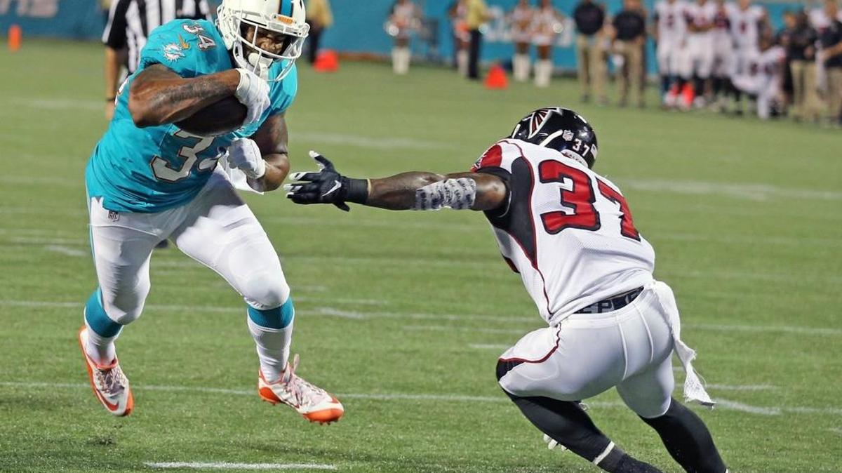 Arian Foster is active for Sunday’s game against the Steelers.