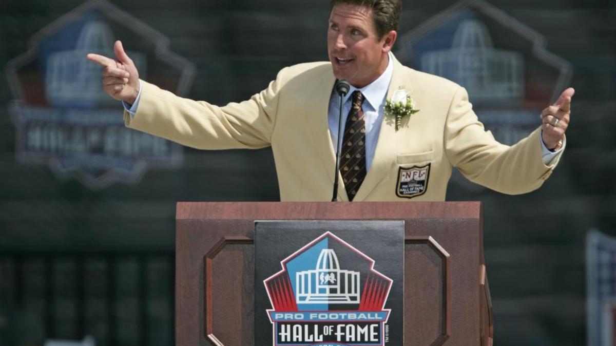 Dan Marino speaks at his Hall of Fame induction in Canton, Ohio, in 2005.